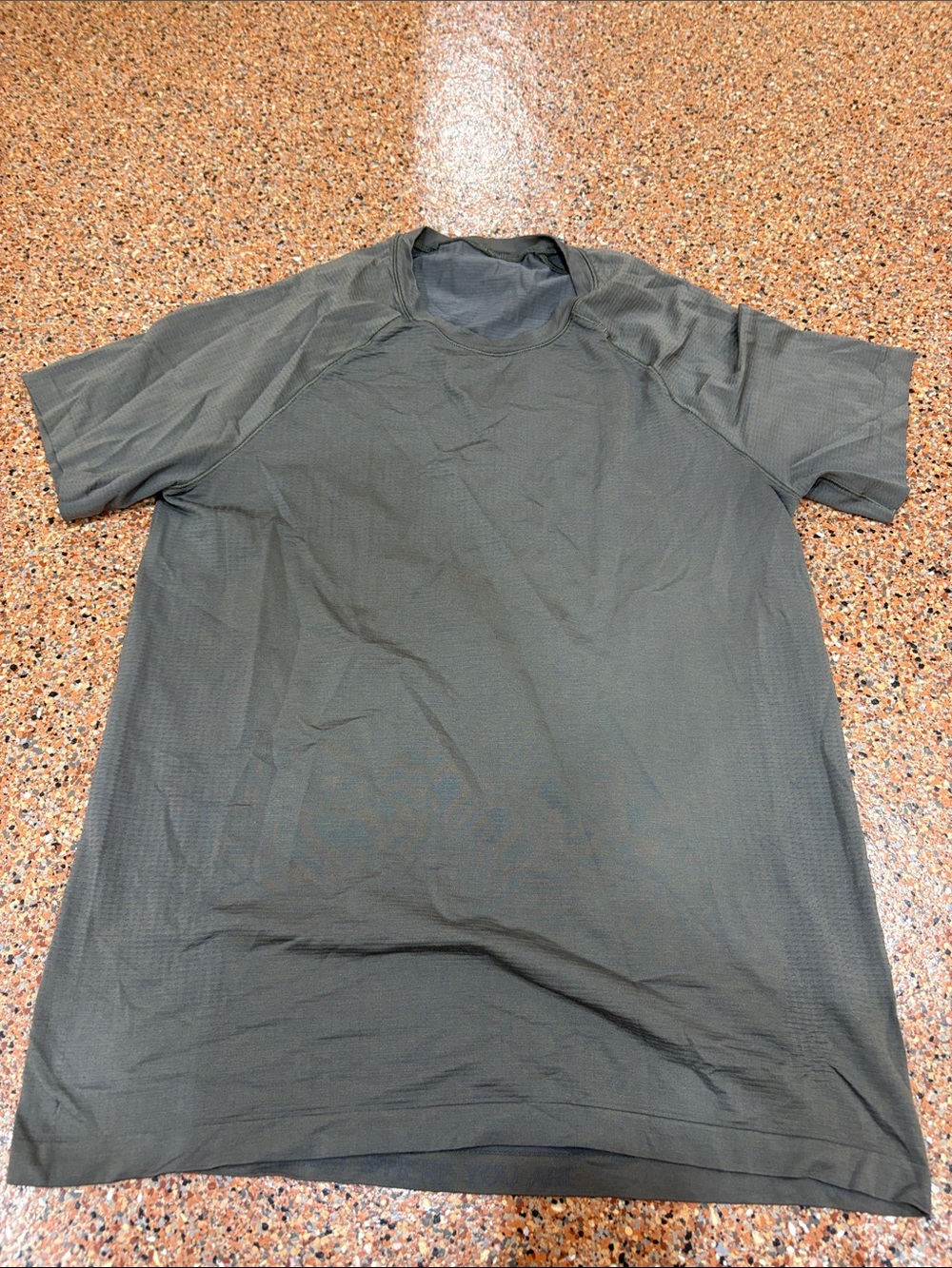 lululemon athletica Men's Short Sleeve Crew Tee - Olive